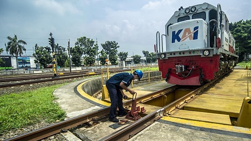 Indonesia ứng dụng nhiên liệu sinh học pha dầu cọ cho tàu hỏa